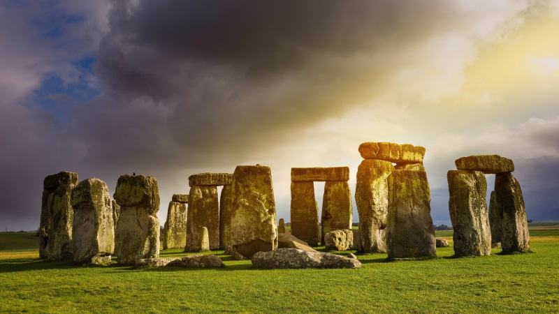 4K, historic site, archaeological site, tree, sunlight, tourist attraction, landmark, wiltshire, stonehenge, sky, stones, ancient history, national trust for places of historic interest or