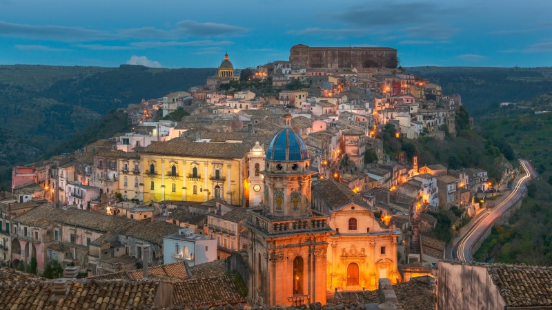 history, cloud - sky, tourist attraction, building exterior, architecture, town, travel, unesco world heritage site, cityscape, old, sicily, landmark, travel destinations