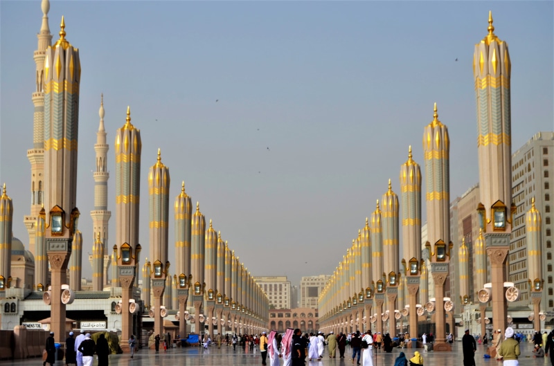 clear sky, 2K, saudi arabia, tourism, religion, building, masjid, spirituality, travel destinations, built structure, group of people, men, islam, belief