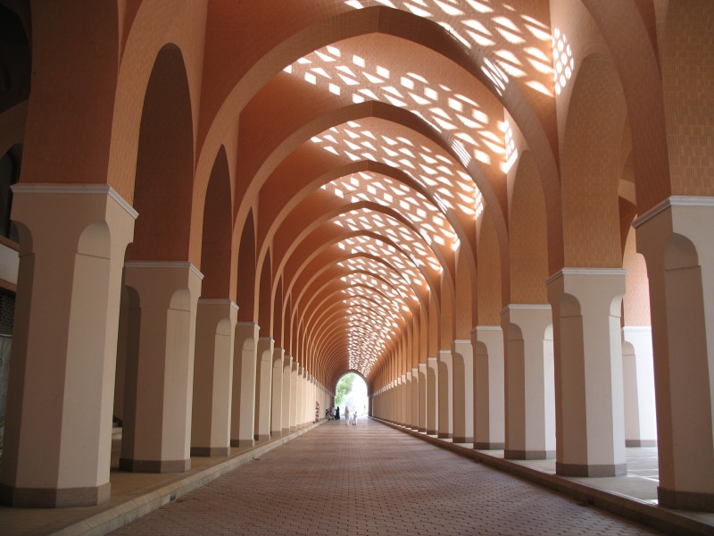 direction, heritage, halls, arcade, arched, mecca, mosque, islam, diminishing perspective, building, monument, corridor, colonnade, illuminated, the way forward