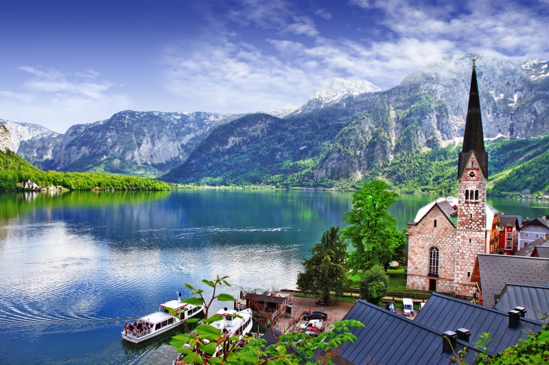Alps, lake, Hallstatt, trees, Austria, mountains, roof, Salzkammergut, 5K, Dachstein, Hoher Dachstein, boats, home, nature, The Salzkammergut, Church