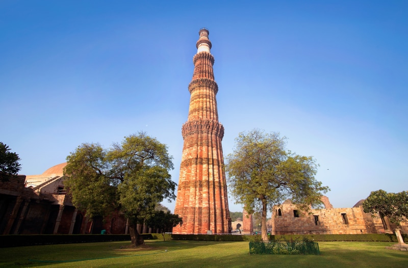 grass, no people, 2K, tower, architecture, fort, building exterior, nature, the past, outdoors, building, history, tree, sky, blue, religion, qutb, belief