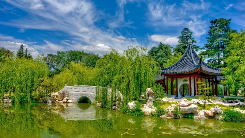 building, garden, lake, sky, nature, floating on water, world heritage, beauty in nature, built structure, tranquility, water, blue sky, no people, botanical