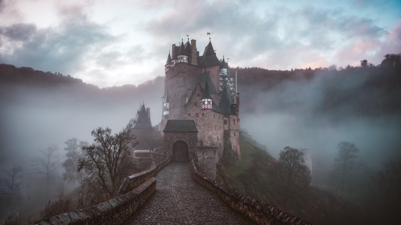 forest, eltz castle, architecture, medieval castle, foggy, eltz forest, misty, castle, germany, cloud, 4K, hazy, medival architecture, haze, wierschem