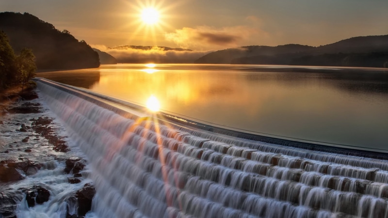 outdoors, non-urban scene, cloud - sky, no people, tranquility, tranquil scene, 1080P, wooden, orange color, beauty in nature, swimming pool, water, lens flare