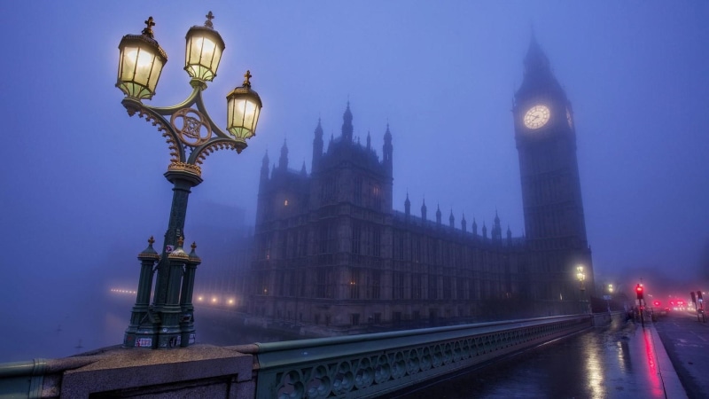 big ben, building, tower, europe, evening, palace of westminster, metropolis, cityscape, street light, spire, sky, fog, london, rain, tourist attraction