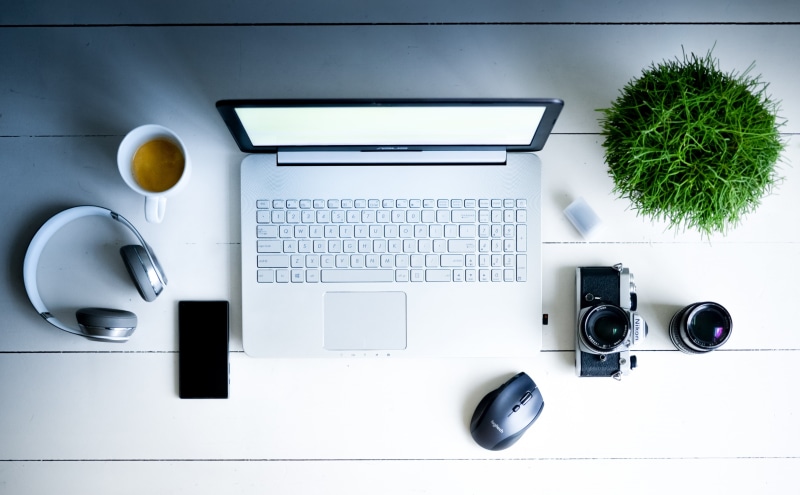Computer, Computers, high angle view, indoors, Laptop, communication, cup, Phone, computer keyboard, keyboard, 5K, wireless, desk, Music, wireless technology