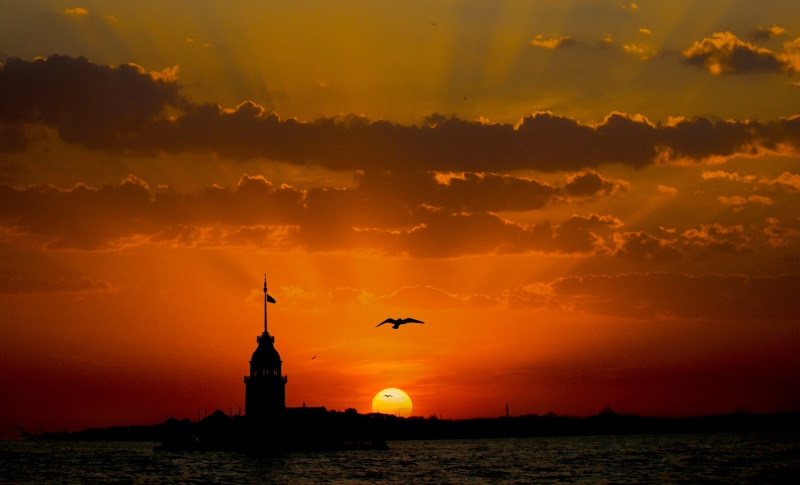 sky, istanbul, beauty in nature, no people, animal themes, üsküdar, 4K, building exterior, maidens tower kiz kulesi, idyllic, turkey, orange color, outdoors