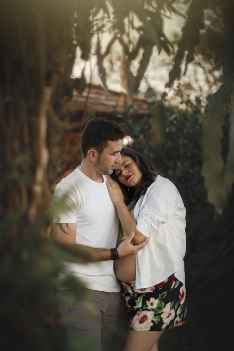 couple, positive emotion, women, two people, real people, tree, three quarter length, young adult, romance, love, happiness, young couple, togetherness