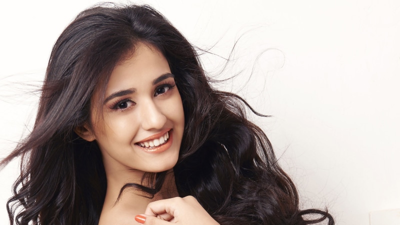 beauty, white, lipstick, woman, young adult, young women, headshot, actress, beautiful woman, photo, smiling, long hair, beautiful people, background, hair