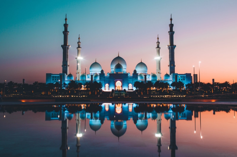 religion, abu dhabi, 2K, taj, belief, lake, place of worship, office building exterior, architecture, water, no people, skyscraper, waterfront, travel destinations