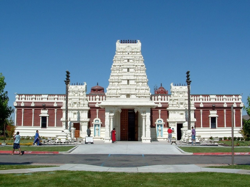 hindu, livermore, outdoors, travel destinations, incidental people, brown, history, Religious, vishnu, facade, clear sky, house, sky, sunny, architecture