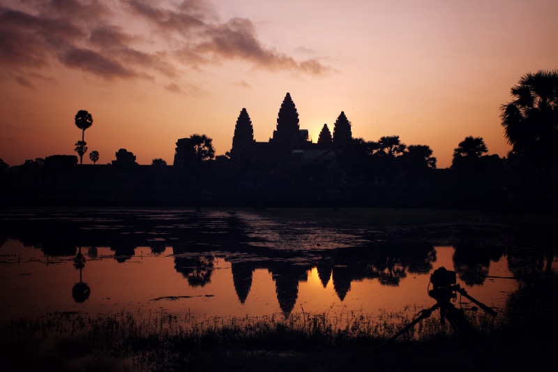 orange color, famous, tower, outdoors, buddha, building exterior, sky, golden, religious, silhouette, built structure, sun, sunset, angkor wat, landmark