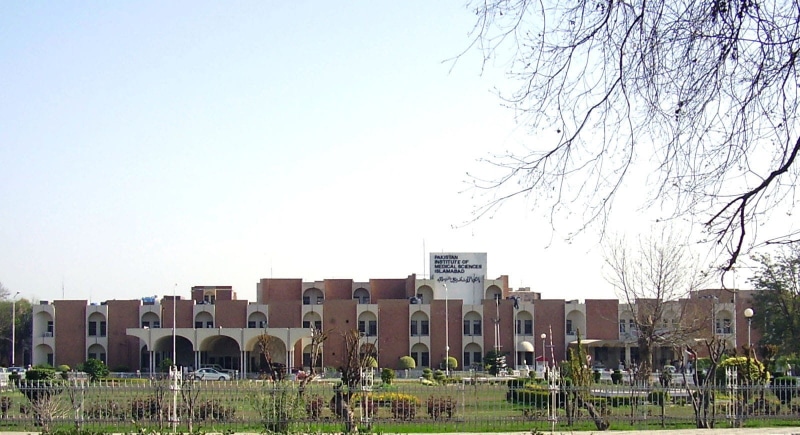medical school, institute of medical sciences, copy space, day, education, park, city, medical, urban Scene, graduate school, building, no people, nature