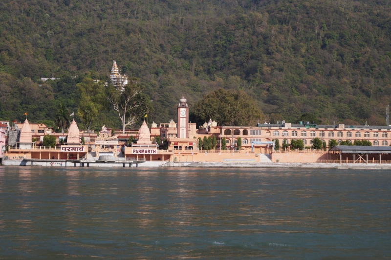 built structure, hinduism, no people, travel destinations, river, plant, uttarakhand, place of worship, history, nature, reflection, building, outdoors