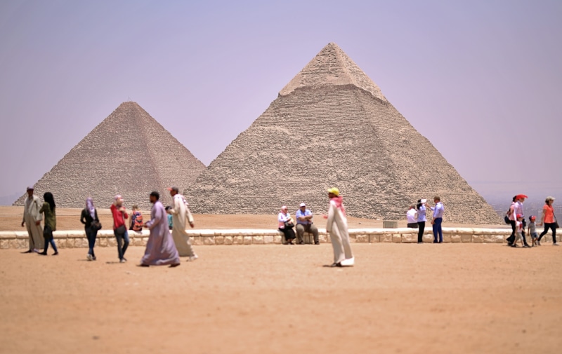 pharaoh, Giza, sand, built structure, ancient, history, 5K, Cairo, people, the past, large group of people, architecture, travel destinations, desert
