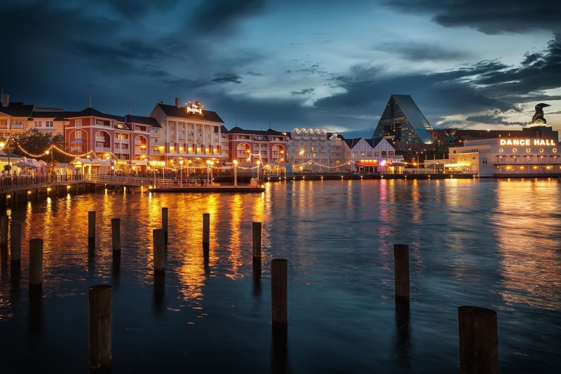 Boardwalk, lot, light, Florida, city, building, world, house, Disney World, reflection, lights, disney, Orlando, concrete, Night, 1080P, water