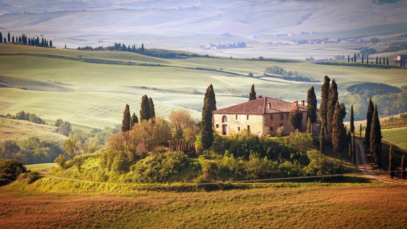 non-urban scene, cottage, building exterior, Tuscany, green, tranquil scene, field, leafed, residential district, landscape, house, rolling landscape, farmhouse