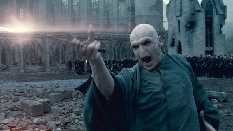 Lord Voldemort, warm clothing, men, clothing, voldemort, architecture, aggression, gesturing, leisure activity, portrait, outdoors, males, real people