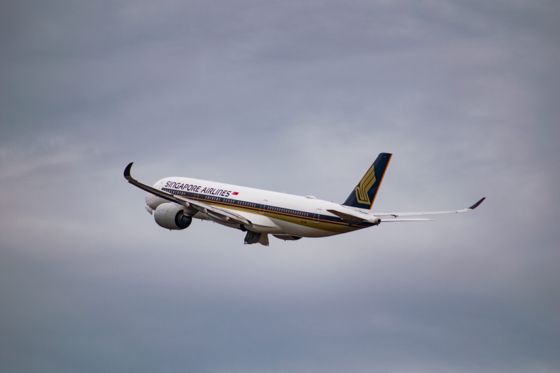 wing, no people, passenger, mid-air, mode of transportation, singapore, turbine, singapore airlines, germany, sky, air vehicle, düsseldorf, fly, cloud - sky