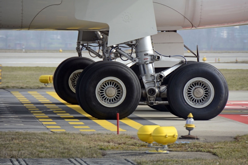 aerospace Industry, black, yellow, close, nature, airport, Landing Gear, mode of Transport, roll, airplane, concrete, main landing gear, gray, air Vehicle