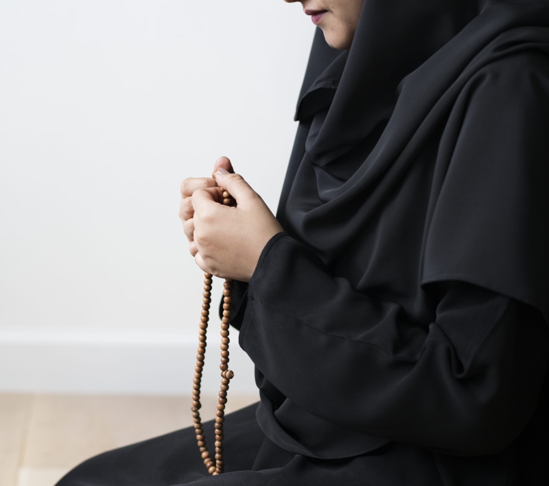 4K, real people, veil, faith, belief, lifestyles, religious, black color, human hand, hijab, beads, woman, wear, indoors, women, hand, religion, studio shot