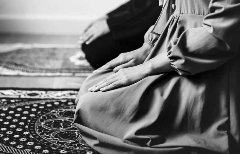 area, care, sitting, focus on foreground, islamic, close-up, grayscale, muslim, childhood, 4K, females, real people, black and white, women, worship, religion