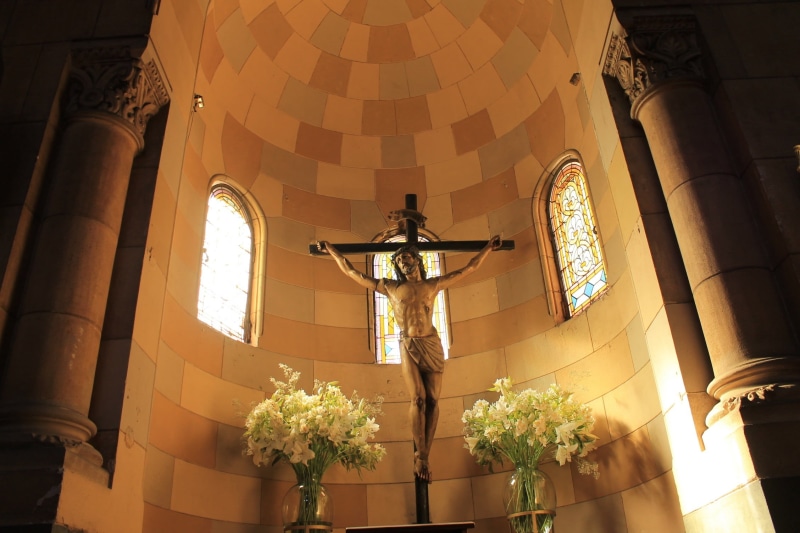lighting equipment, jesus, architecture, christian, window, altar, santiago, built structure, place of worship, sacred, 1080P, religious, spiritual, architectural column