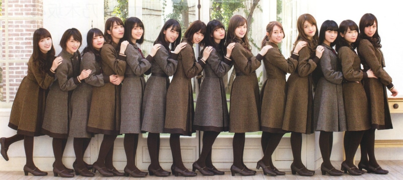 warm clothing, smiling, young adult, full length, Asian, 1080P, group of people, Nogizaka46, women, adult, city, men, togetherness, clothing, teenager