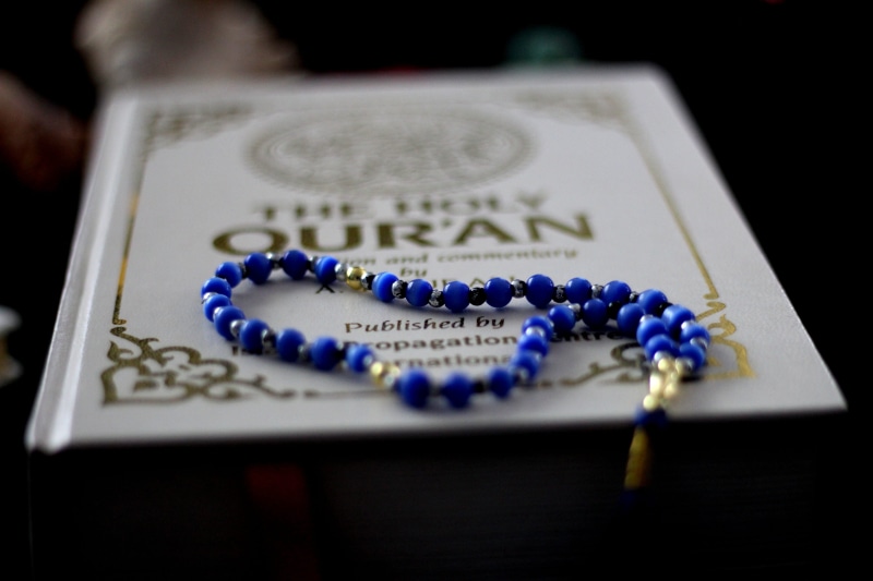 selective focus, kareem, control, ramadan, no people, mubarak, finance, pray, success, greeting, business, islam, fasting, 5K, jewelry, beaded, technology