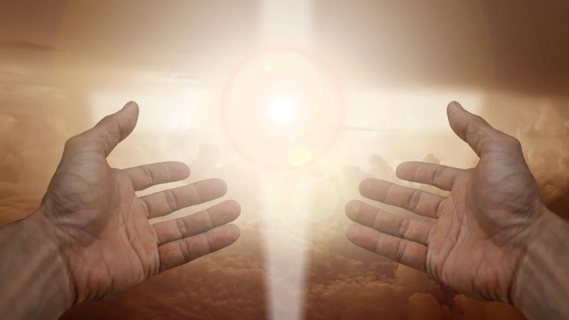 adult, embassy, faith, sun, lens flare, finger, illuminated, sunbeam, god, hand, christ, body part, holding, cross, 4K, back lit, religion, prayer, human body part
