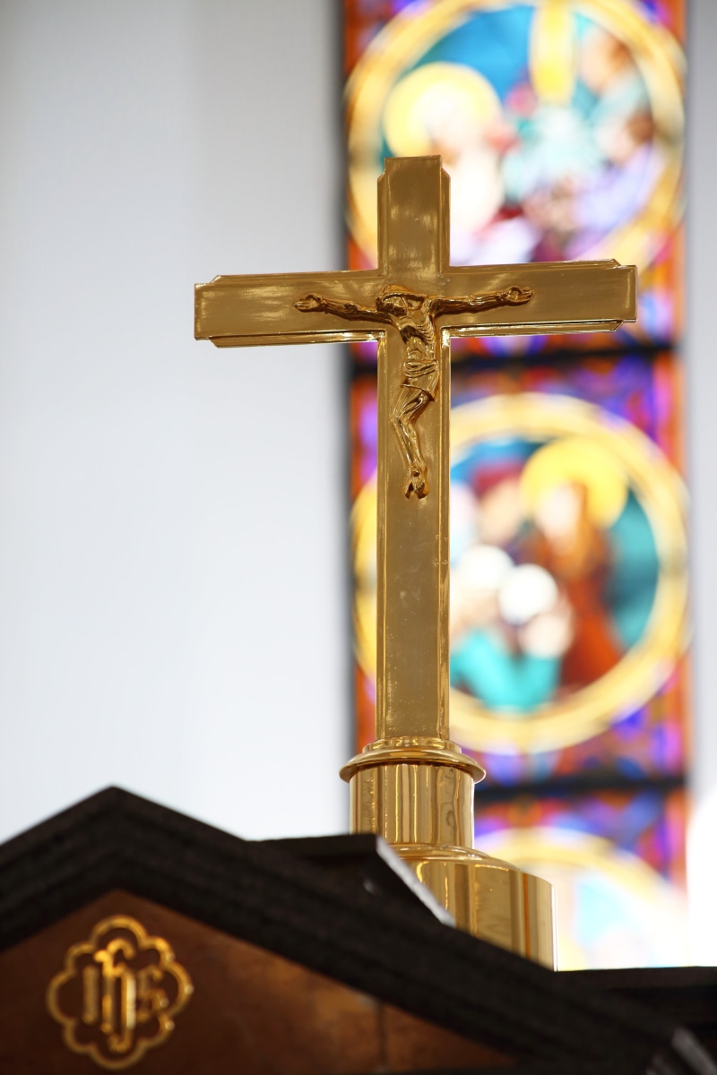 holy, jesus Christ, cathedral, stand, worship, focus on foreground, building, praying, gold, religious, pray, sculpture, religion, religious equipment