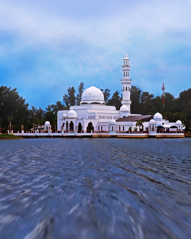 sky, worship, Float, Muslim, 4K, religious, nature, belief, waterfront, dome, water, islamic, no people, religion, attraction, built structure, Islam