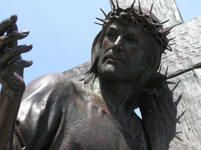 sacrifice, sunlight, front view, sculpture, suffer, easter, revival, 1080P, people, one man only, savior, low angle view, religious, outdoors, lamb of god