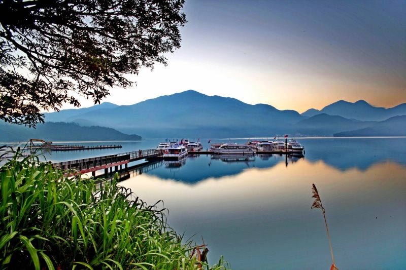 lake, nature, taiwan, landscape, mountains, dock, moon, outdoors, blue, travel, nautical Vessel, water, scenics, sun, 720P, reflection, boats, tranquil Scene