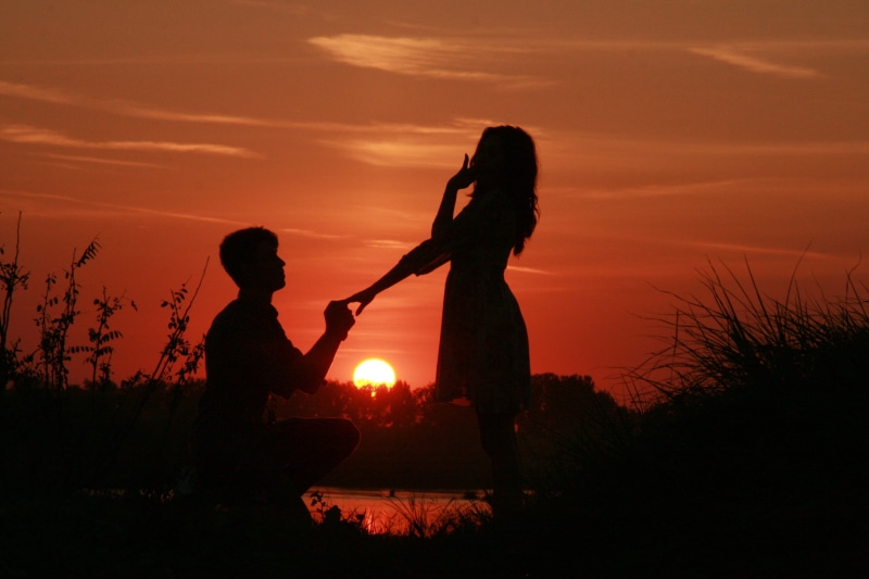 man, love, holding, couple, sky, daughter, two people, parent, beauty in nature, shadow, females, 4K, side view, water, nature, orange color, bonding
