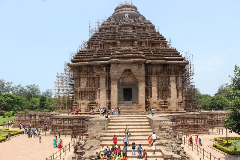 the past, 5K, large group of people, real people, archaeology, group of people, temple, ancient civilization, heritage, india, outdoors, built structure