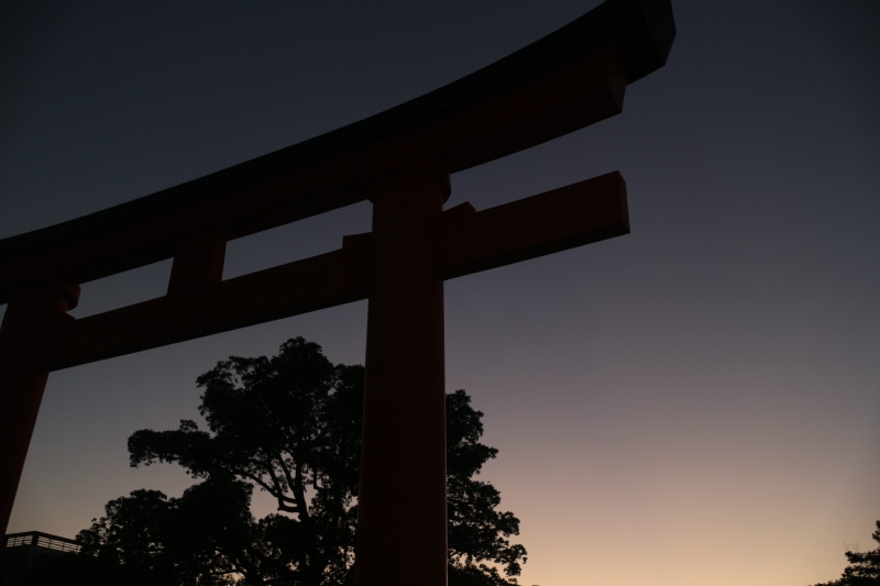 architecture, temple, outdoors, dusk, kyoto, fushimi inari shrine, nature, 5K, silhouette, golden hour, cross, tranquil, illuminated, beauty in nature
