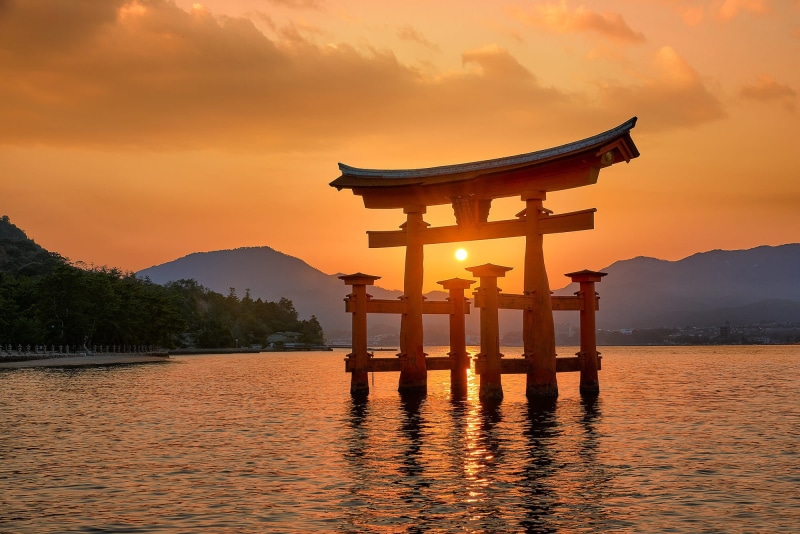 sunset, Mount Misen, The Seto inland sea, Seto Inland Sea, Japan, The Island Of Itsukushima, Itsukushima Island, the gates, mountains, Itsukushima Shrine