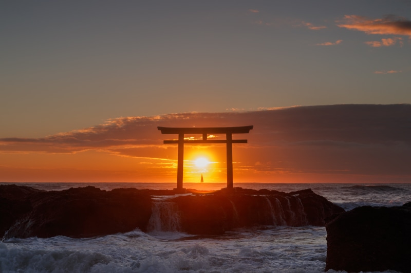 built structure, cloud - sky, rock, horizon over water, tranquil scene, scenics - nature, non-urban scene, beach, sunset, outdoors, orange color, nature