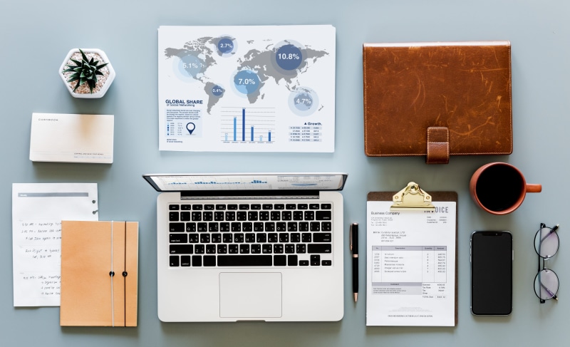 directly above, laptop, large group of objects, computer, financial, indoors, mobile phone, notebook, connection, portable information device, 4K, digital device