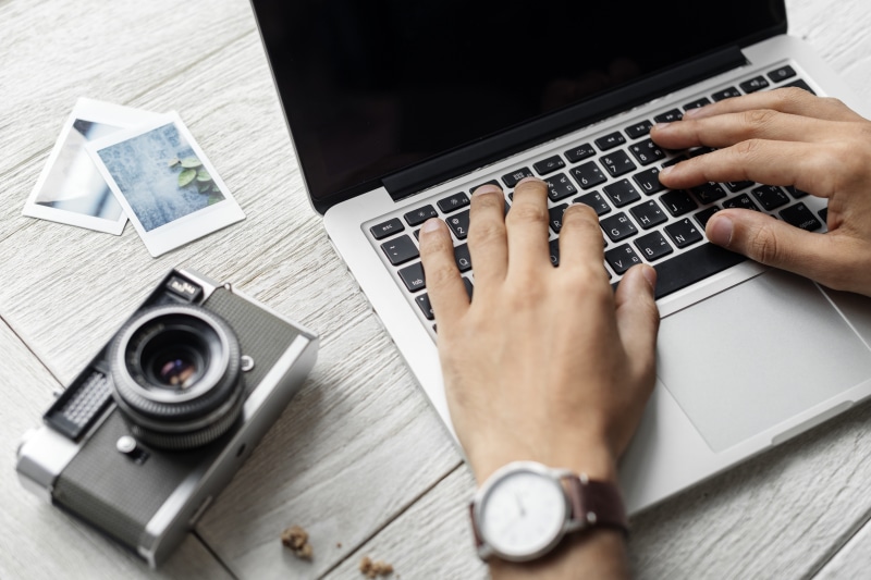 casual, occupation, directly above, searching, wireless technology, routine, one person, network, business, connection, journalist, lance, work from home
