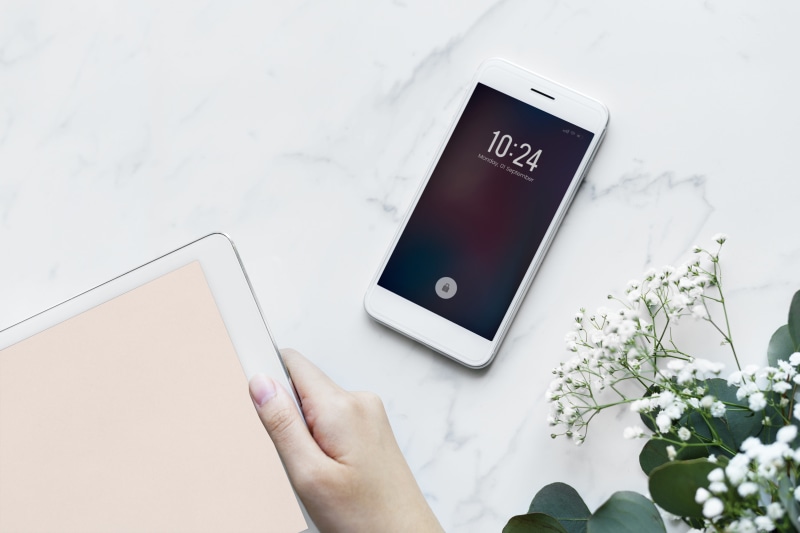 marble, one person, table, texture, break, portability, network, person, smartphone, wireless technology, technology, flatlay, communication, female, global communications