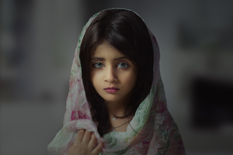children only, pink, offspring, lens, serious, person, front view, one girl only, hairstyle, focus on foreground, fashion, cute, sadness, girl, females