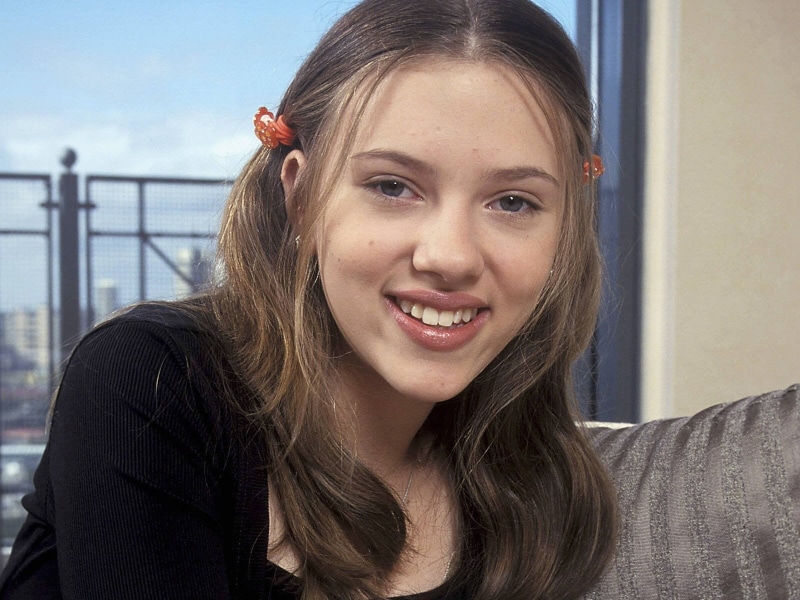 Scarlett Johansson, brown hair, young women, smiling, women, looking at camera, one person, hair, lifestyles, scarlet, long hair, blonde, teenager, real people