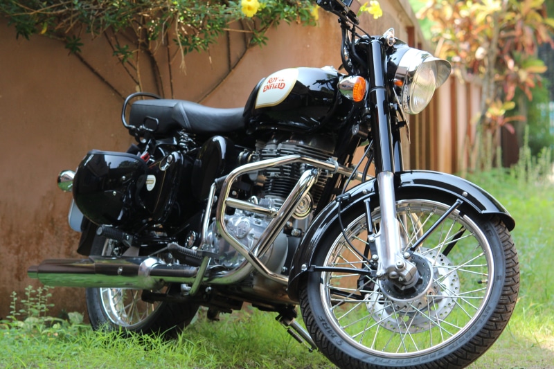tree, 5K, Royal Enfield, focus on foreground, two wheeler, grass, Bullet, day, two wheeler india, mode of transportation, nature, motorcycle, land, outdoors