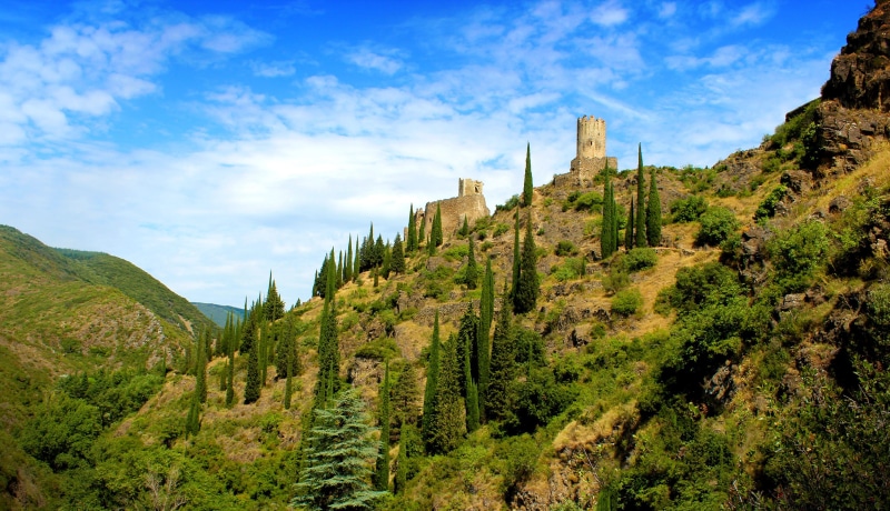beautiful, picturesque, exterior, buildings, ridge, nature, view, walls, no people, rustic, de, traditional, tower, destination, building, landscape, light