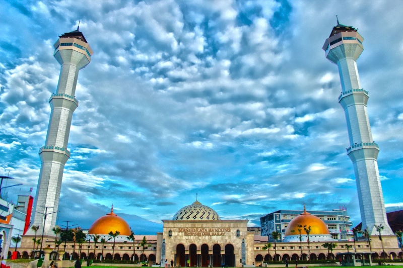 indonesian, city, cloudy, outdoors, travel, nature, no people, skies, travel destinations, building, tourism, god, great mosque, tower, islam, 1080P, architecture