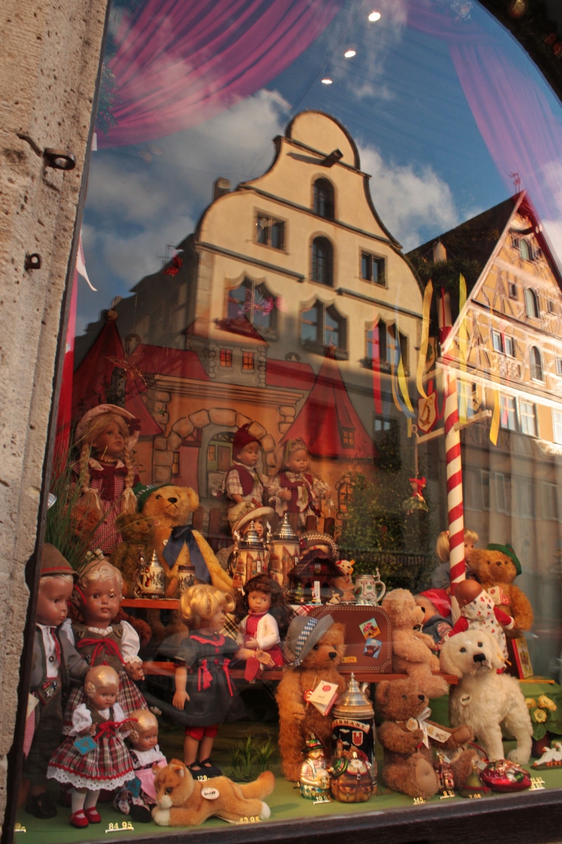 female likeness, representation, germany, male likeness, building exterior, sky, city, german, cloud - sky, toys, rothenburg ob der tauber, toy, nature