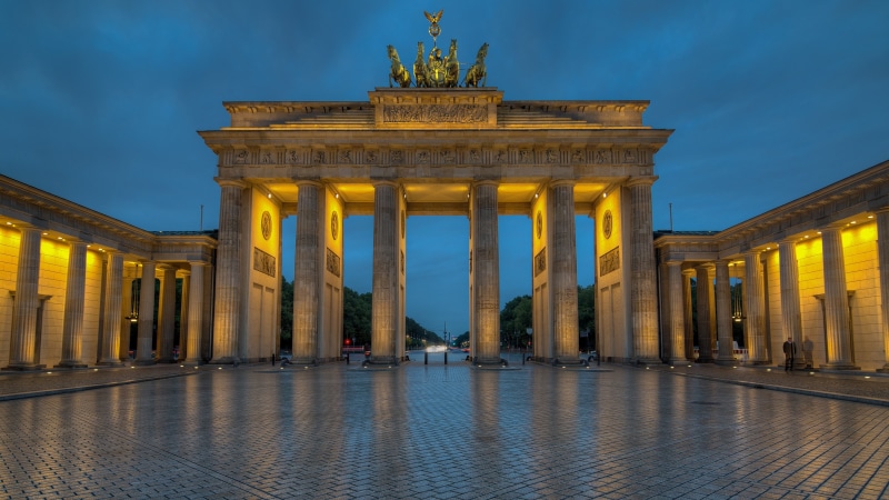 dusk, statue, brandenburger tor, city gate, city, berlin, sky, history, illuminated, building exterior, column, architectural column, travel destinations